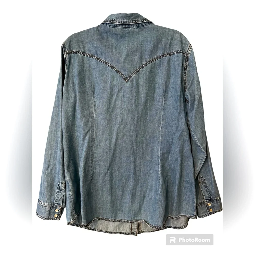 XXL Wrangler Retro denim pearl snap shirt - Picture 2 of 6